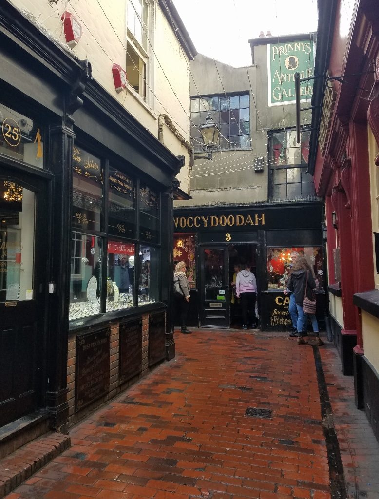 Girls disappearing into Choccywoddydoodah
