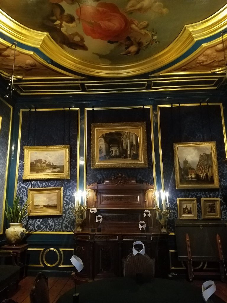 Gentleman's Parlour